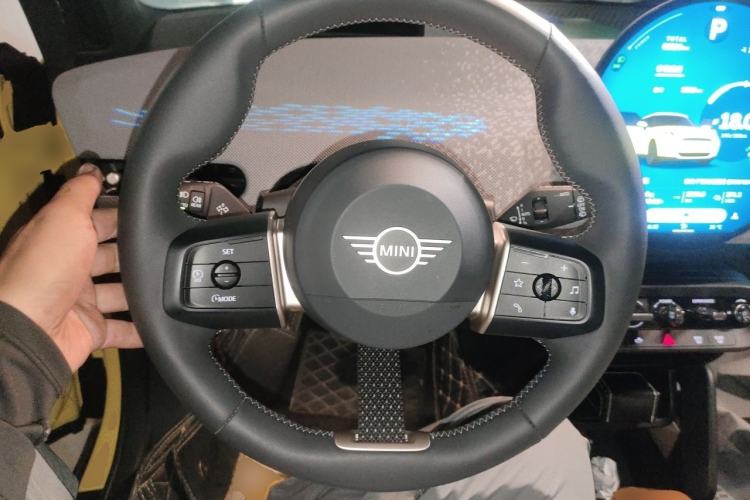 Used MINI Electric COOPER 2025 Model 463km COOPER SE Artist Steering Wheel