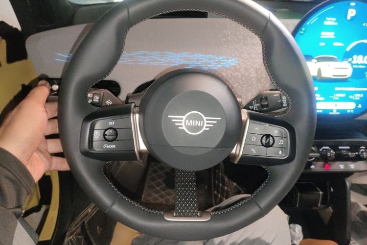 Used MINI Electric COOPER 2025 Model 463km COOPER SE Artist Steering Wheel