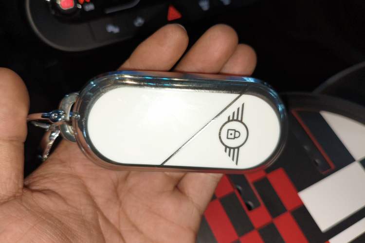 Used MINI Electric COOPER 2025 456km COOPER E Classic Style Vehicle Key