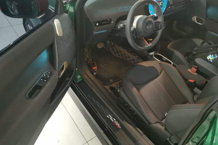 Used MINI Electric COOPER JCW 2025 JOHN COOPER WORKS Interior 3