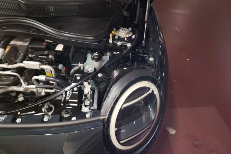 Used MINI Electric COOPER JCW 2025 JOHN COOPER WORKS Engine Bay Left