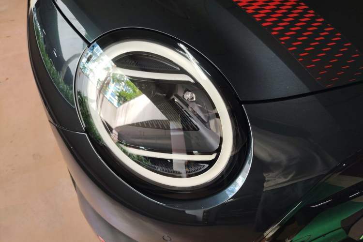 Used MINI Electric COOPER JCW 2025 JOHN COOPER WORKS Right Front Headlight