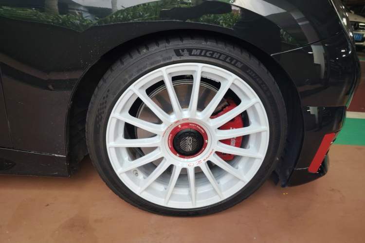 Used MINI Electric COOPER JCW 2025 JOHN COOPER WORKS Right Front Wheel Hub