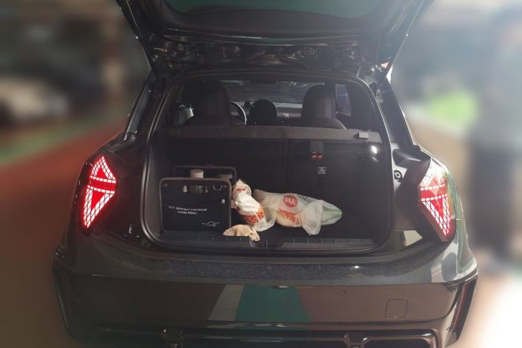 Used MINI Electric COOPER JCW 2025 JOHN COOPER WORKS Trunk