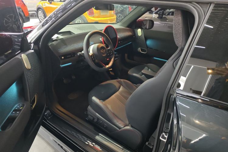 Used MINI Electric COOPER JCW 2025 JOHN COOPER WORKS Driver Seat
