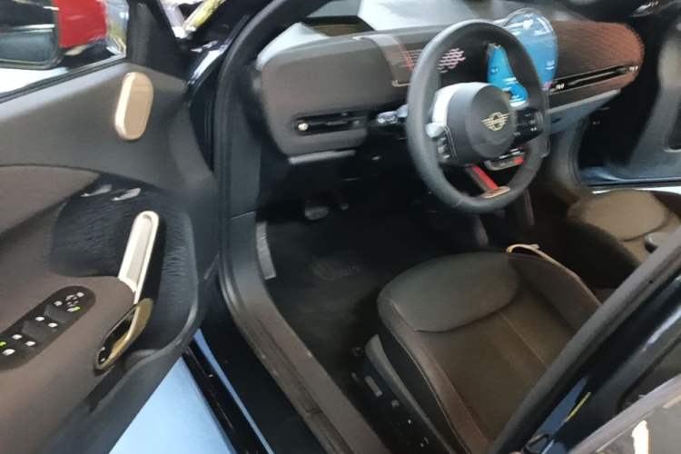 Used MINI Electric COOPER JCW 2025 JOHN COOPER WORKS Driver Seat