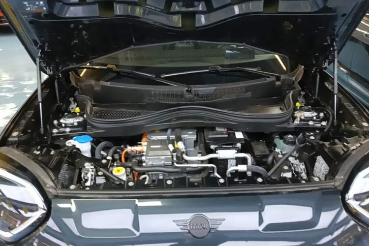 Used MINI Electric COOPER JCW 2025 JOHN COOPER WORKS Engine Bay