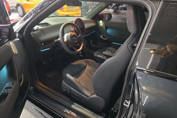 Used MINI Electric COOPER JCW 2025 JOHN COOPER WORKS Left Front Seat