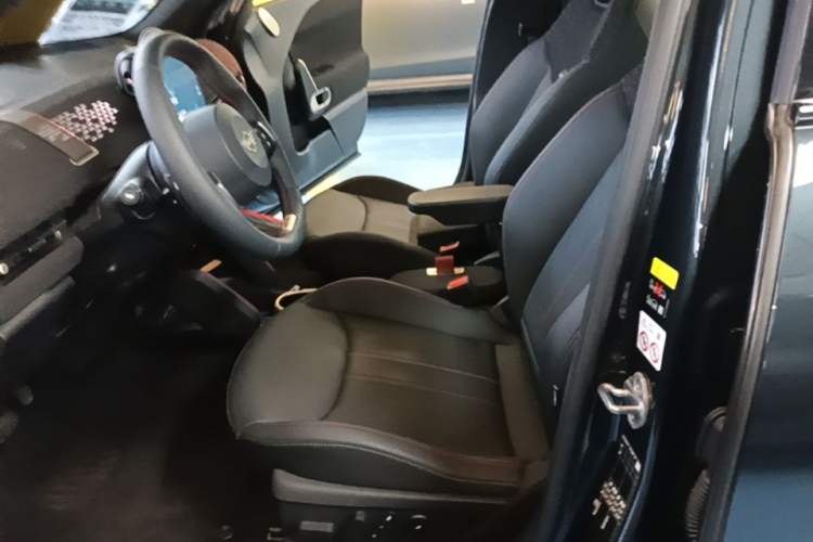 Used MINI Electric COOPER JCW 2025 JOHN COOPER WORKS Left Front Seat