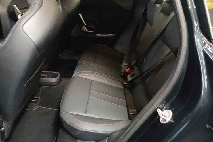 Used MINI Electric COOPER JCW 2025 JOHN COOPER WORKS Left Rear Seat