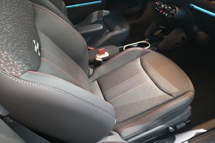 Used MINI Electric COOPER JCW 2025 JOHN COOPER WORKS Right Front Seat