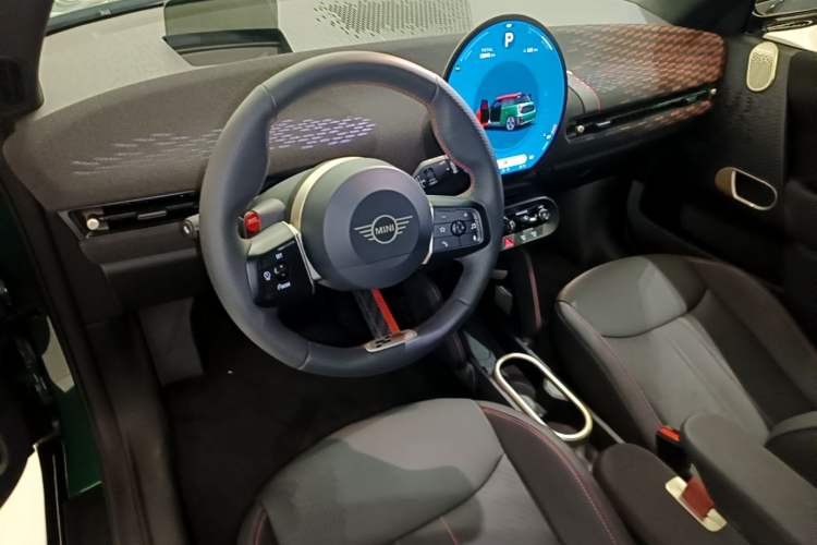 Used MINI Electric COOPER JCW 2025 JOHN COOPER WORKS Center Console