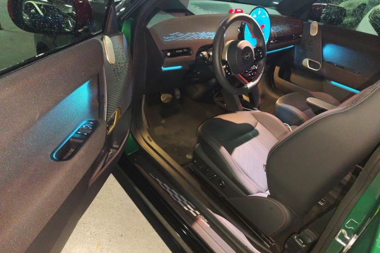 Used MINI Electric COOPER JCW 2025 JOHN COOPER WORKS Driver Seat