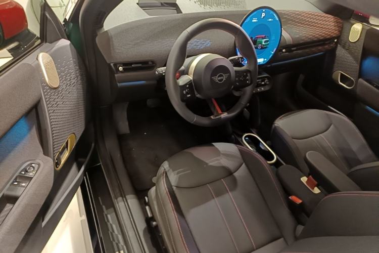 Used MINI Electric COOPER JCW 2025 JOHN COOPER WORKS Driver Seat