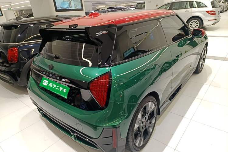 Used MINI Electric COOPER JCW 2025 JOHN COOPER WORKS Rear Right 45 Deg