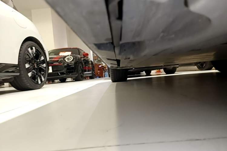 Used MINI Electric COOPER JCW 2025 JOHN COOPER WORKS Right Side Sill