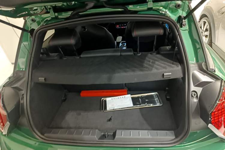 Used MINI Electric COOPER JCW 2025 JOHN COOPER WORKS Trunk