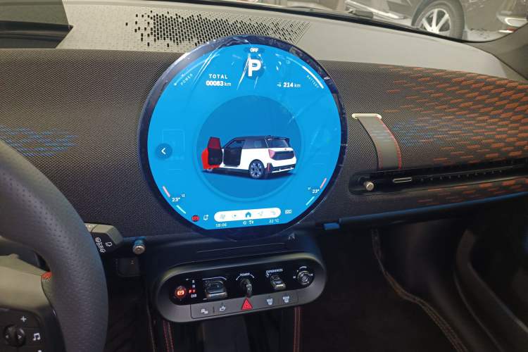 Used MINI Electric COOPER JCW 2025 JOHN COOPER WORKS Audio And AC Panel