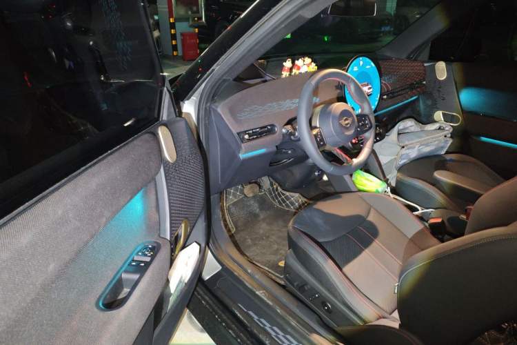 Used MINI Electric COOPER JCW 2025 JOHN COOPER WORKS Driver Seat