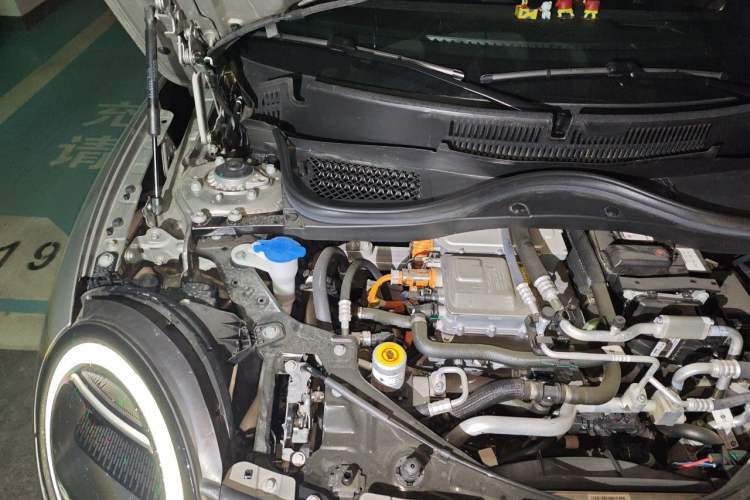 Used MINI Electric COOPER JCW 2025 JOHN COOPER WORKS Engine Bay Right