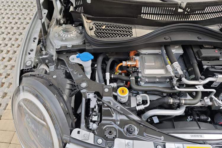Used MINI Electric COOPER JCW 2025 JOHN COOPER WORKS Engine Bay Right