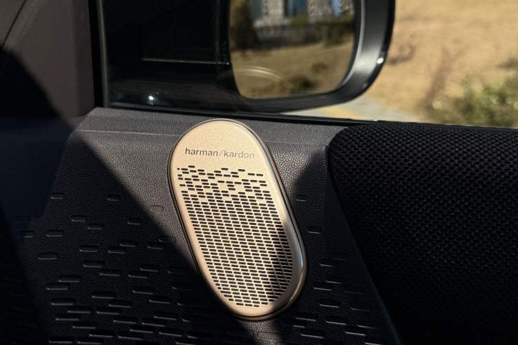 Used MINI Electric COOPER JCW 2025 JOHN COOPER WORKS Interior 4