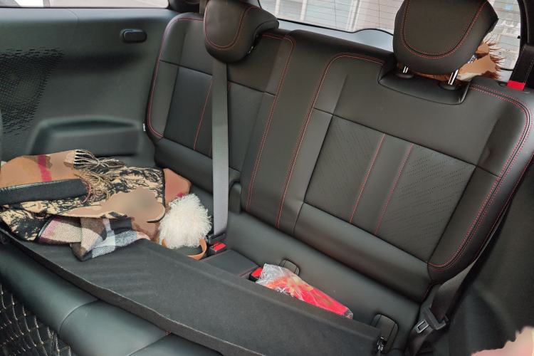 Used MINI Electric COOPER JCW 2025 JOHN COOPER WORKS Left Rear Seat