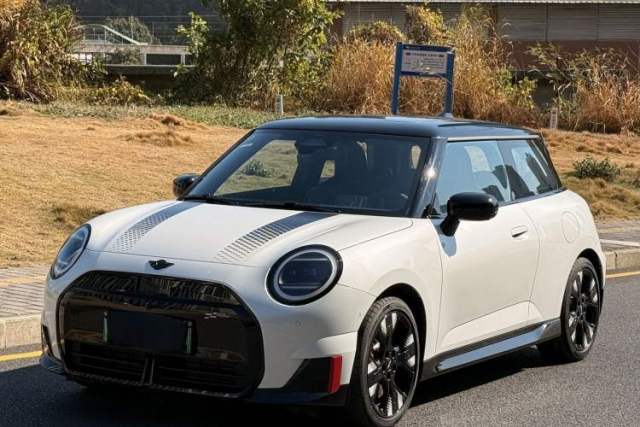 Used MINI Electric COOPER JCW 2025 JOHN COOPER WORKS