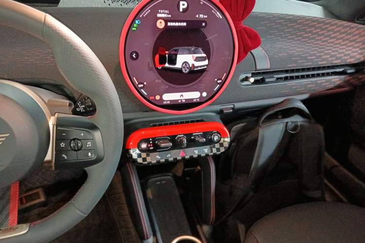 Used MINI Electric COOPER JCW 2025 JOHN COOPER WORKS Audio And AC Panel