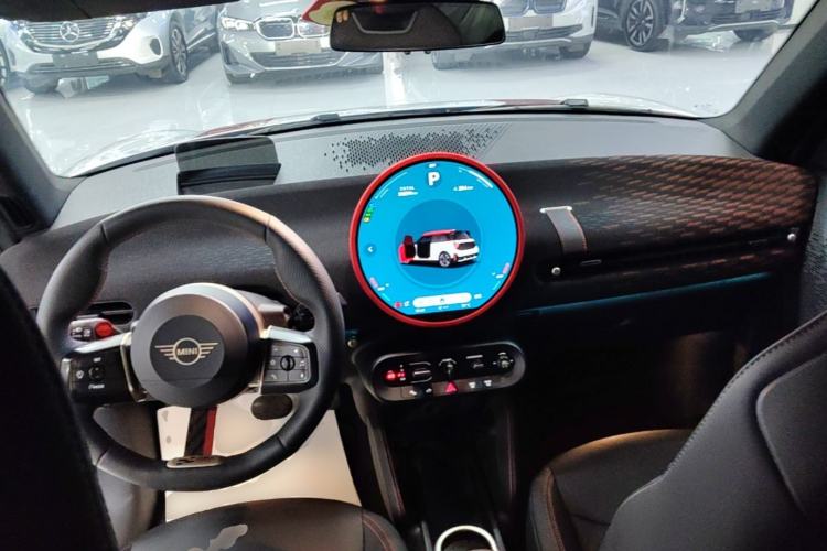 Used MINI Electric COOPER JCW 2025 JOHN COOPER WORKS Center Console