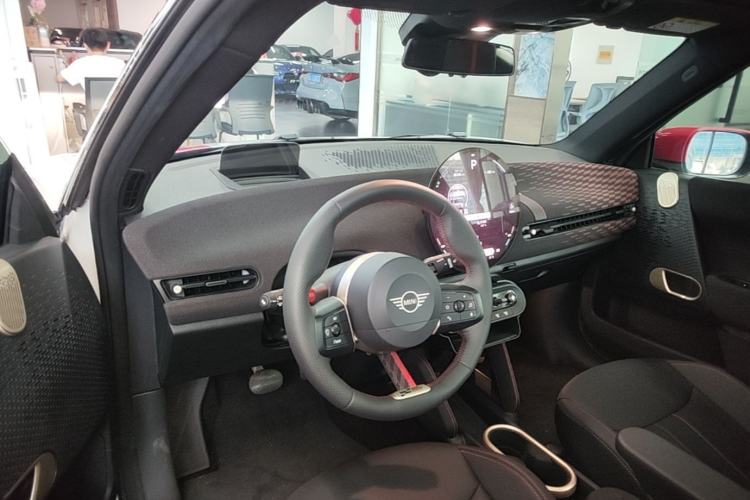 Used MINI Electric COOPER JCW 2025 JOHN COOPER WORKS Center Console