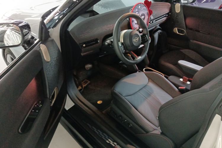 Used MINI Electric COOPER JCW 2025 JOHN COOPER WORKS Driver Seat