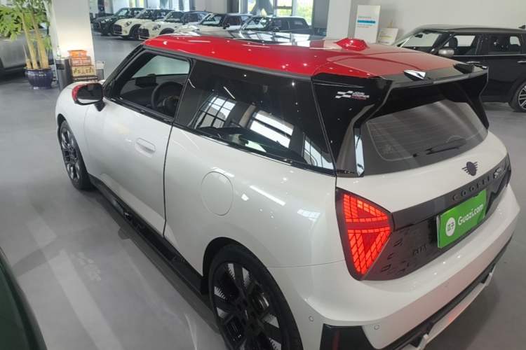 Used MINI Electric COOPER JCW 2025 JOHN COOPER WORKS Exterior 2