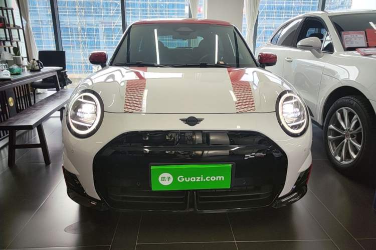 Used MINI Electric COOPER JCW 2025 JOHN COOPER WORKS Front