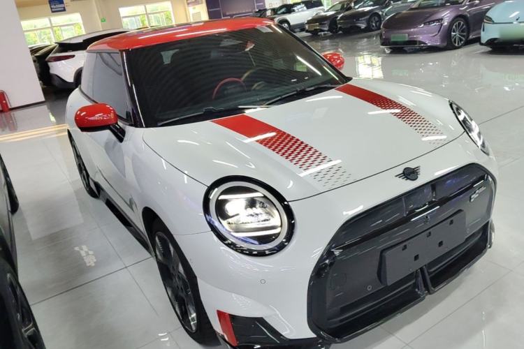 Used MINI Electric COOPER JCW 2025 JOHN COOPER WORKS Front Right 45 Deg