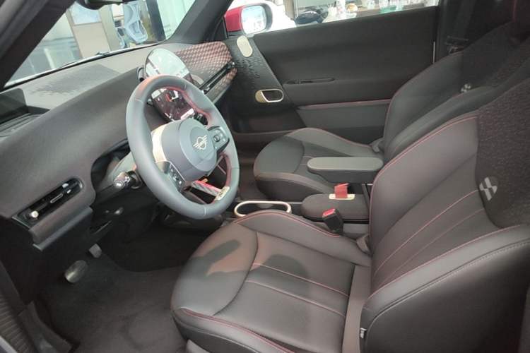 Used MINI Electric COOPER JCW 2025 JOHN COOPER WORKS Left Front Seat
