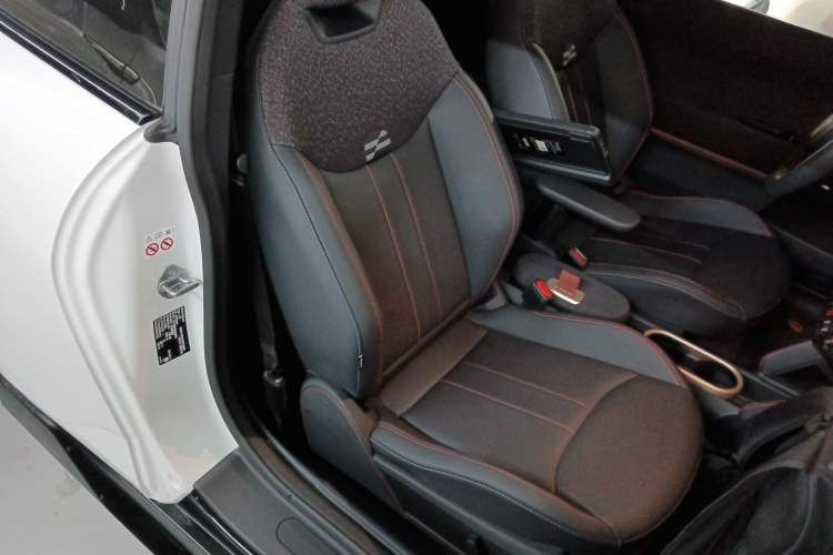 Used MINI Electric COOPER JCW 2025 JOHN COOPER WORKS Right Front Seat