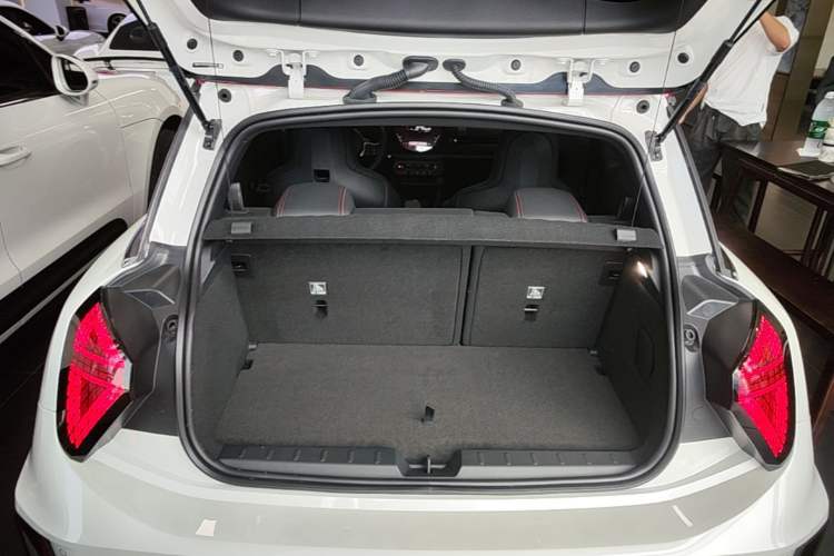 Used MINI Electric COOPER JCW 2025 JOHN COOPER WORKS Trunk