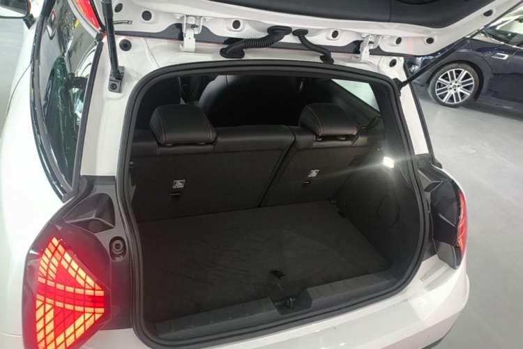 Used MINI Electric COOPER JCW 2025 JOHN COOPER WORKS Trunk