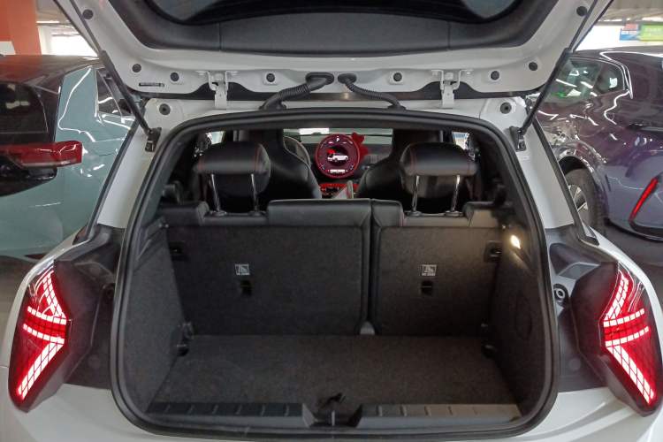 Used MINI Electric COOPER JCW 2025 JOHN COOPER WORKS Trunk