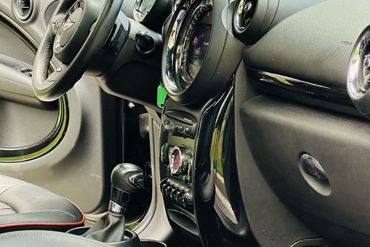 Used MINI JCM COUNTRYMAN 2014 1.6T JOHN COOPER WORKS ALL4 Interior 4