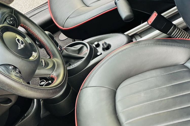 Used MINI JCM COUNTRYMAN 2014 1.6T JOHN COOPER WORKS ALL4 Interior 8