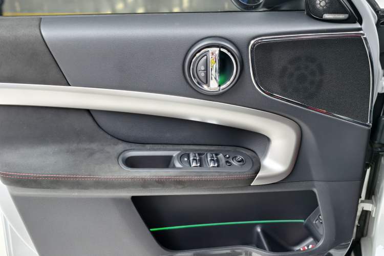 Used MINI JCM COUNTRYMAN 2022 2.0T JOHN COOPER WORKS ALL-IN Interior 2