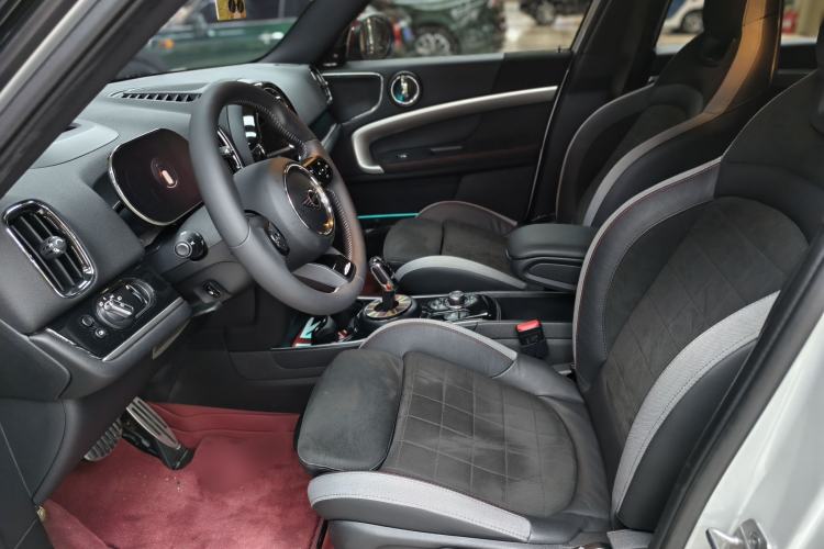Used MINI JCM COUNTRYMAN 2022 2.0T JOHN COOPER WORKS ALL-IN Interior 3
