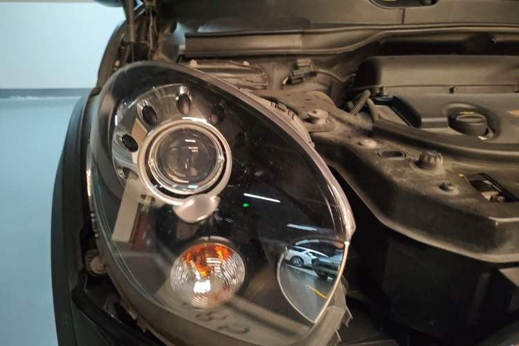 Used MINI JCM COUNTRYMAN 2013 1.6T JOHN COOPER WORKS ALL4 Right Front Headlight