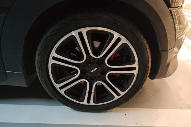 Used MINI JCM COUNTRYMAN 2013 1.6T JOHN COOPER WORKS ALL4 Right Front Wheel Hub