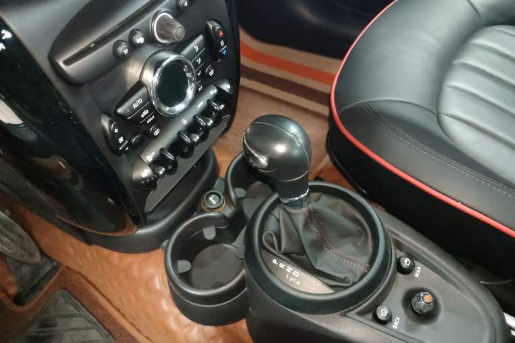 Used MINI JCM COUNTRYMAN 2014 1.6T JOHN COOPER WORKS ALL4 Gear Lever