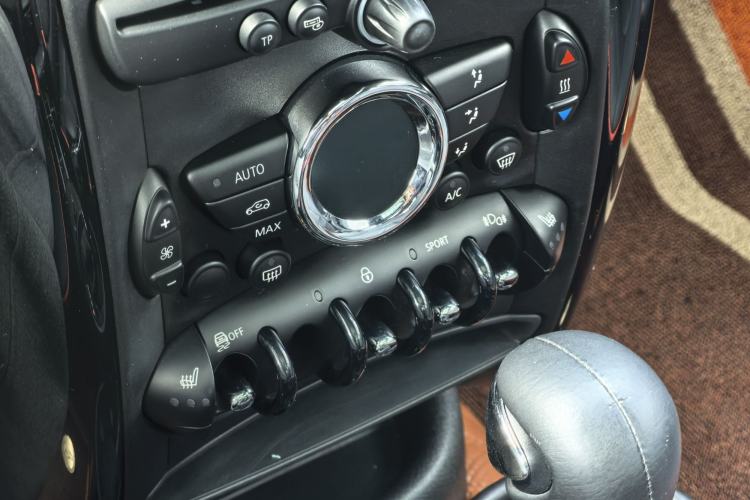 Used MINI JCM COUNTRYMAN 2014 1.6T JOHN COOPER WORKS ALL4 Interior 3