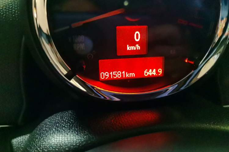 Used MINI JCM COUNTRYMAN 2014 1.6T JOHN COOPER WORKS ALL4 Odometer Close Up