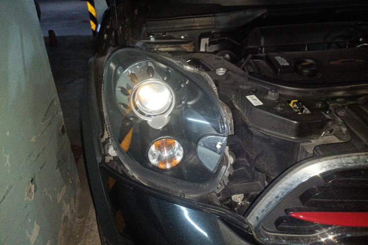 Used MINI JCM COUNTRYMAN 2014 1.6T JOHN COOPER WORKS ALL4 Right Front Headlight